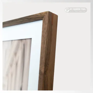 Ảnh Phóng Khung Gỗ Walnut Viền Trắng In Lụa