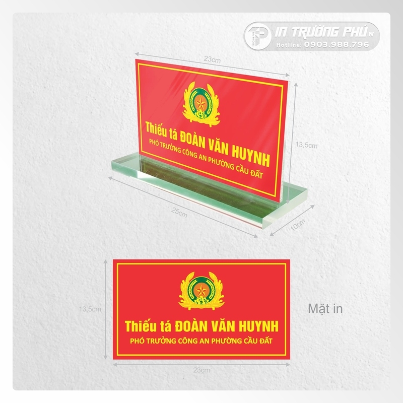 Độ bền m&agrave;u l&agrave; một trong những ưu điểm nổi bật của biển mica in UV