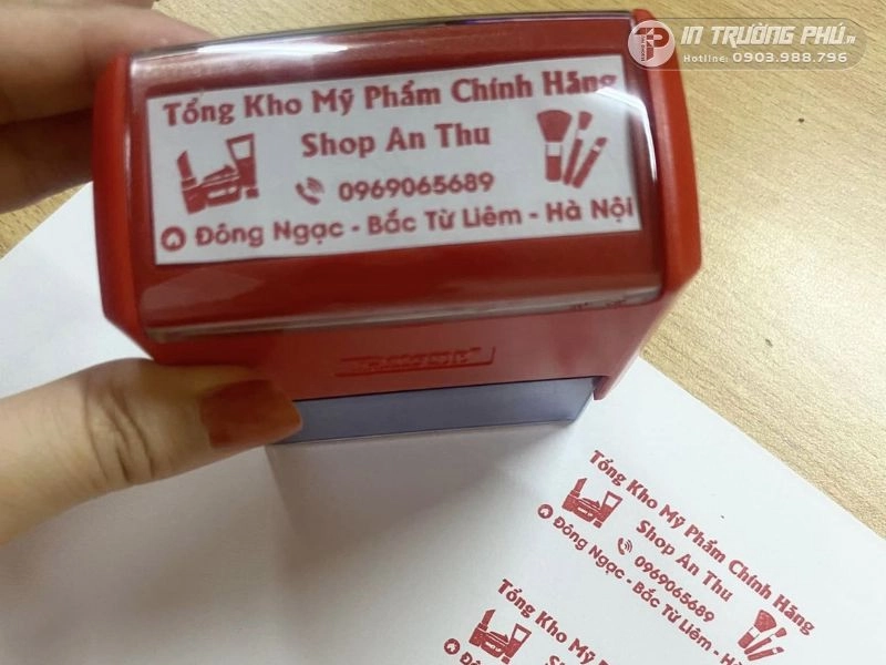 l&agrave;m con dấu cửa h&agrave;ng