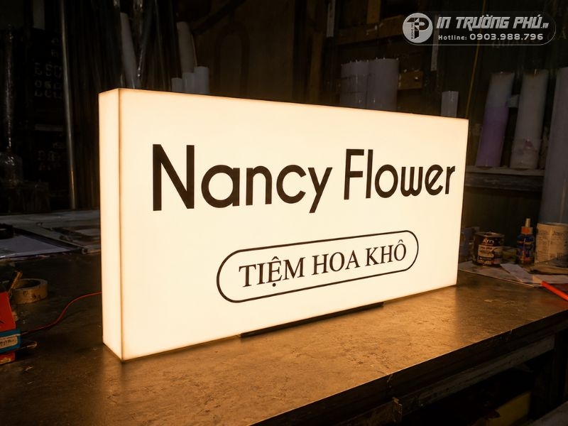 hộp đ&egrave;n led chạy chữ