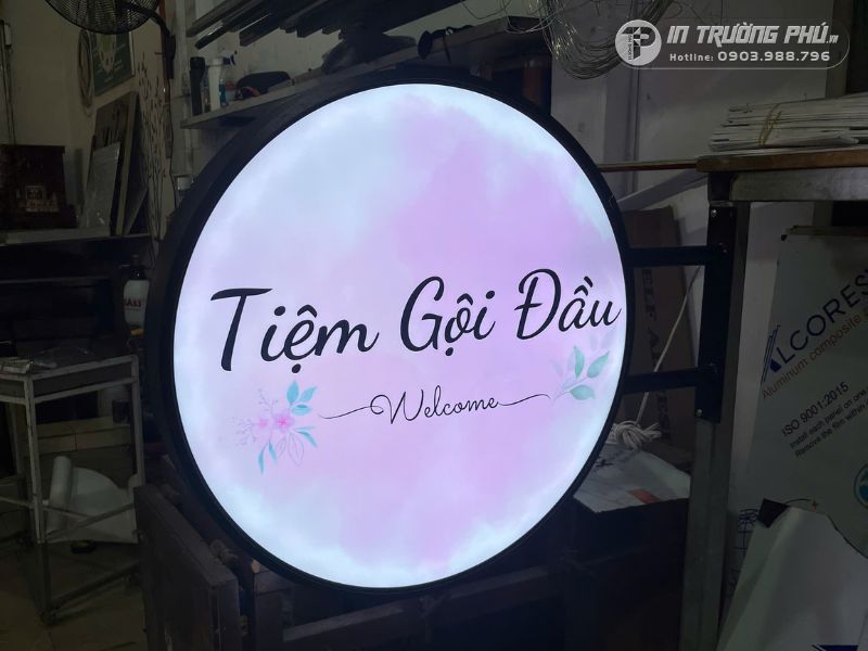 Biển hộp đ&egrave;n c&oacute; cấu tạo gồm 5 phần