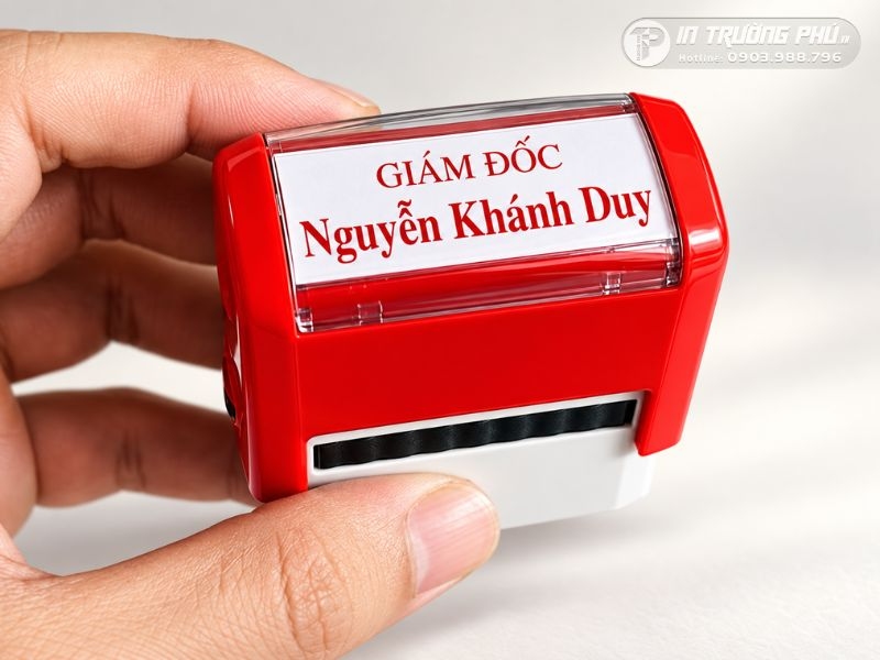 Khắc dấu gi&aacute;m đốc 2 d&ograve;ng