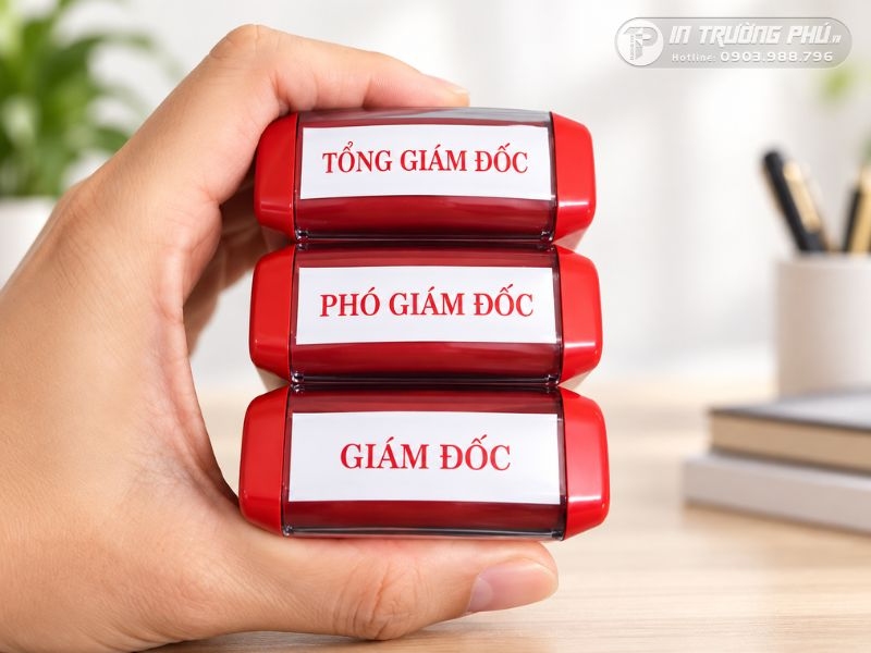 khắc dấu ph&oacute; gi&aacute;m đốc