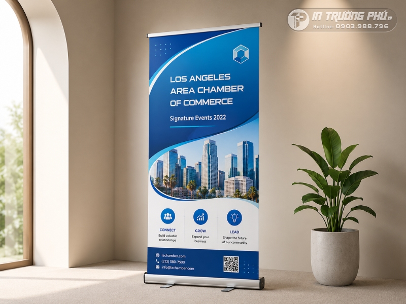 Standee ch&acirc;n đứng